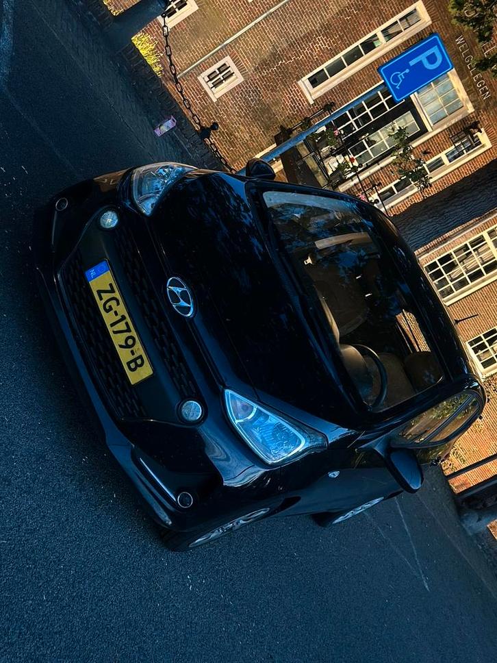 Hyundai i10 1.0i 66pk 2019 Zwart metallic, Auto's, Hyundai, Particulier, i10, ABS, Airbags, Airconditioning, Bluetooth, Boordcomputer