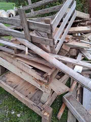 Gratis  Pallets  hout voor houtkachel  vuurkorf hottub beschikbaar voor biedingen