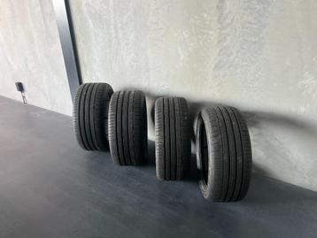 BMW X5/X6 Pirelli 2 X 315/35/21 7mm en 2 X 275/40/21 7mm beschikbaar voor biedingen