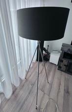 Moderne vloerlamp, Huis en Inrichting, Lampen | Vloerlampen, Ophalen, Zo goed als nieuw, Metaal, 100 tot 150 cm