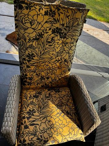 Kussens voor tuinstoelen beschikbaar voor biedingen