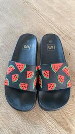 Badslippers zwart met watermeloentjes maat 40, Ophalen of Verzenden, Zo goed als nieuw, Zwart