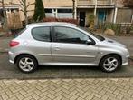 Peugeot 206 1.4 16V Quicksilver 3D 2006 Grijs NIEUWE APK, Voorwielaandrijving, 1360 cc, 4 cilinders, Origineel Nederlands