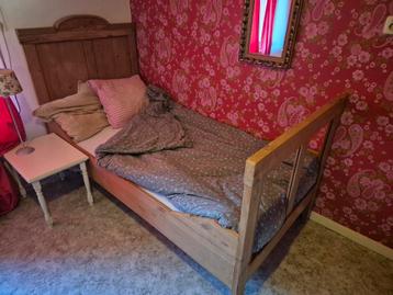 Grenen bed en lattenbodem, matras beschikbaar voor biedingen