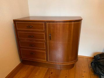 Kastje vintage beschikbaar voor biedingen