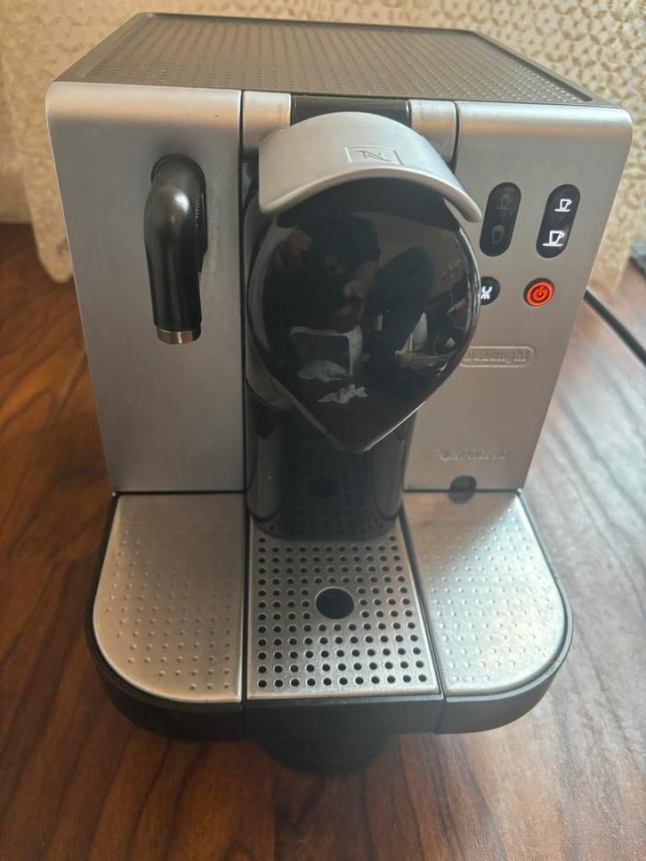 DeLonghi EN680.M Nespresso Machine, Witgoed en Apparatuur, Koffiezetapparaten, Zo goed als nieuw, Koffiepads en cups, Espresso apparaat