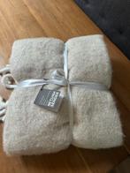 Nieuw plaid…. Landelijke stijl, Huis en Inrichting, Woonaccessoires | Plaids en Woondekens, Ophalen of Verzenden, Zo goed als nieuw