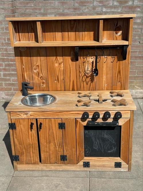 Handgemaakte houten buiten (of binnen) speelkeuken, Kinderen en Baby's, Speelgoed | Speelkeukens, Zo goed als nieuw, Speelkeuken