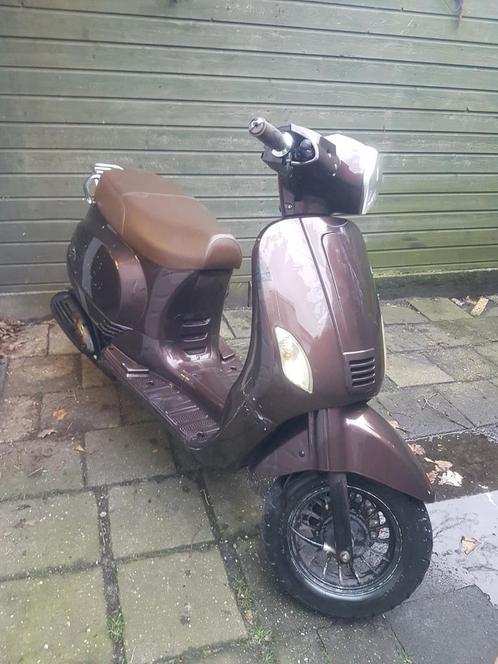 " agm la souris "  50cc scooter brommer motorcycle, Fietsen en Brommers, Snorfietsen en Snorscooters, Gebruikt, Vespa, Benzine