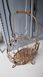 Grote Brocante ijzeren mand
43 bij 33 cm
en 63 cm hoog, Antiek en Kunst, Ophalen