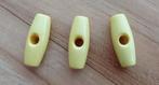 3x houtje touwtje knopen - geel lengte 24mm, samen:, Hobby en Vrije tijd, Ophalen of Verzenden, Zo goed als nieuw, Knoop of Knopen