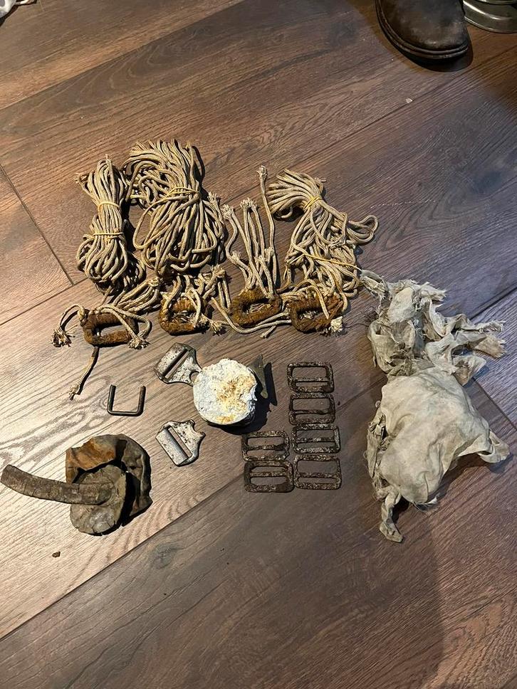 Bodemvondst parachute harnas, Verzamelen, Militaria | Tweede Wereldoorlog, Landmacht, Overige typen, Engeland, Ophalen of Verzenden