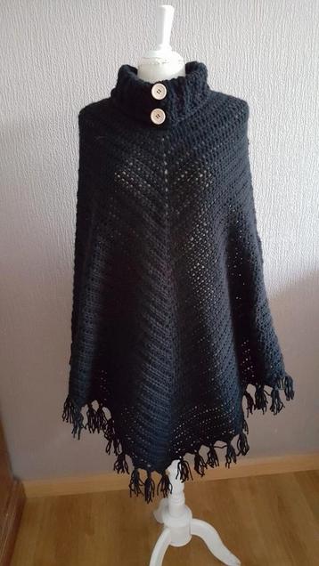 Handgemaakte , gehaakte poncho ! beschikbaar voor biedingen