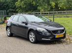 Volvo V40 2.0 D4 Momentum Business /Navi/Airco/, Gebruikt, Leder en Stof, Zwart, Bedrijf