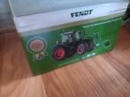 fendt 724 vario met voorlader agritechnic, Hobby en Vrije tijd, Modelauto's | 1:32, Nieuw, Overige merken, Verzenden, Tractor of Landbouw