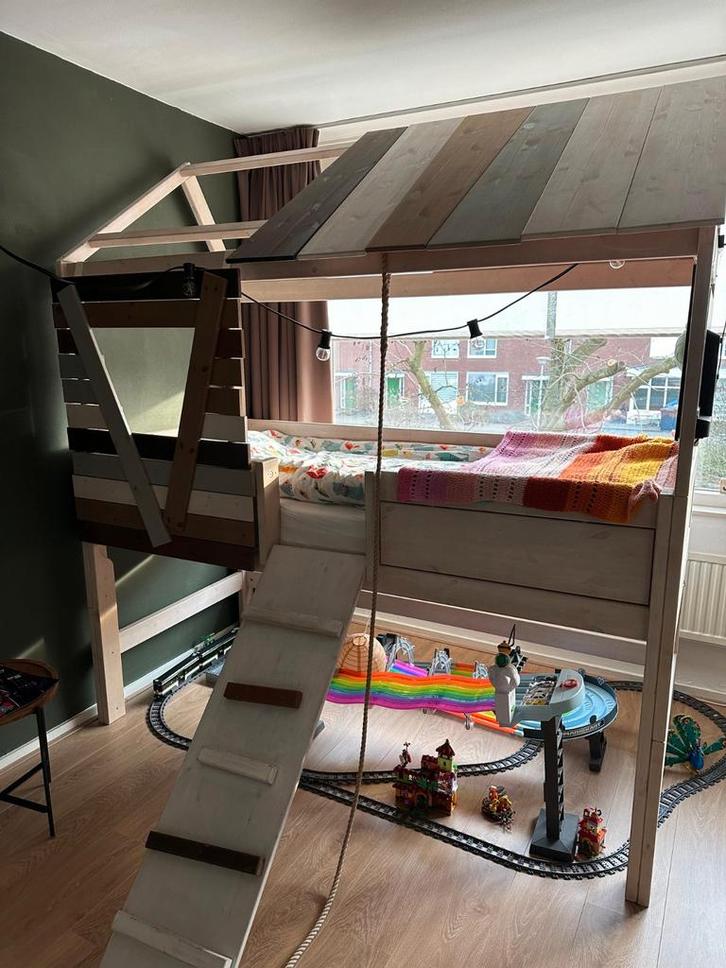 Nette Life time boomhut halfhoogslaper 
White wash., Huis en Inrichting, Slaapkamer | Stapelbedden en Hoogslapers, Zo goed als nieuw