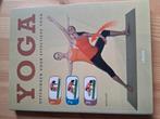 Betsy Kase - Yoga, Meditatie of Yoga, Ophalen of Verzenden, Zo goed als nieuw, Instructieboek