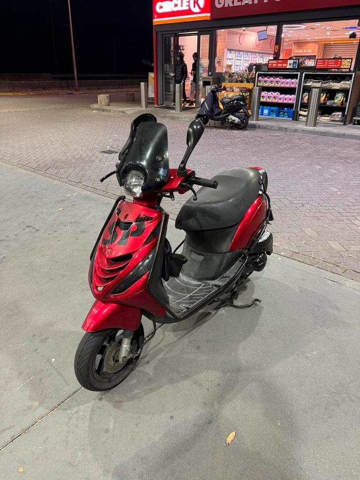 Piaggio Zip 4t scooter, Fietsen en Brommers, Scooters | Piaggio, Gebruikt, Zip, Maximaal 45 km/u, Benzine, Ophalen of Verzenden