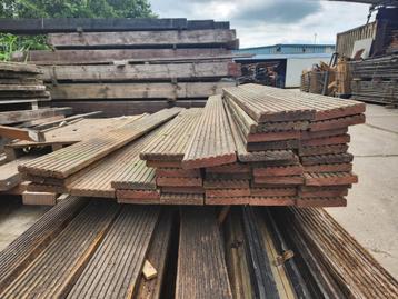 19 - Hardhouten vlonderplanken met groef, steiger, terras beschikbaar voor biedingen