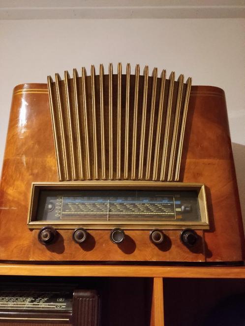 Super gave Vintage Tesla 616A Opera radio, zeer groot model., Antiek en Kunst, Antiek | Tv's en Audio, Ophalen
