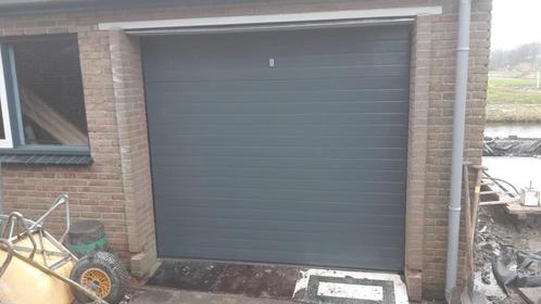 Garagedeur / sectionaaldeur elektrisch bediend, Doe-het-zelf en Verbouw, Deuren en Horren, Gebruikt, Garagedeur, 215 cm of meer