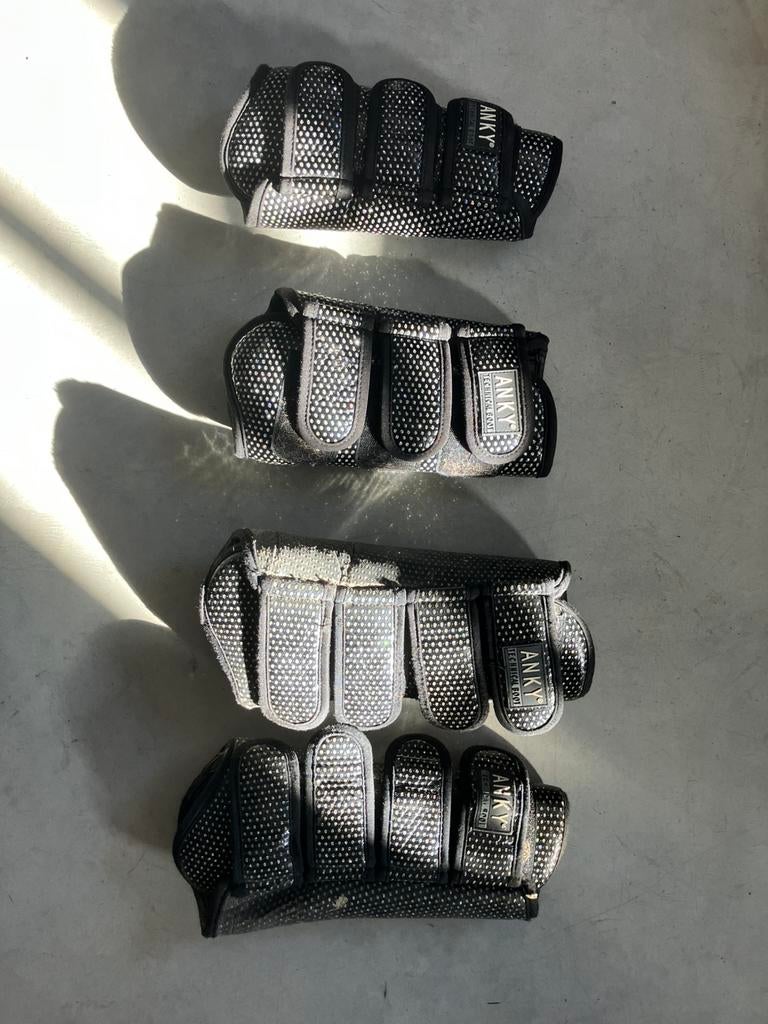 Peeskappen Anky - lak zwart glitter - maat M en L, Ophalen of Verzenden, Gebruikt, Rijden