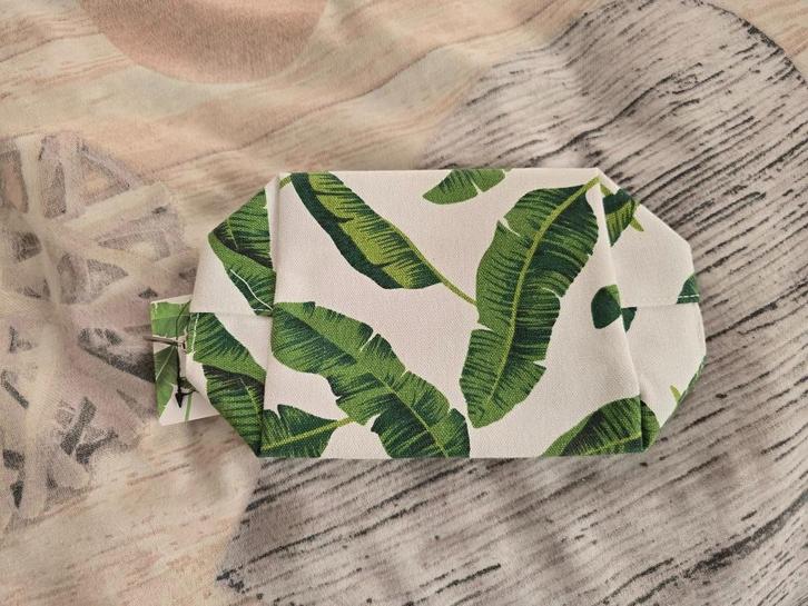 mooi toilettasje   (c1, Sieraden, Tassen en Uiterlijk, Toilettassen, Nieuw, Dame, Ophalen of Verzenden