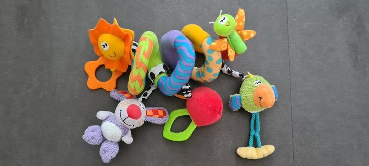 Squeek activiteitenspiraal voor rond de box, babyzitje ZGAN, Kinderen en Baby's, Speelgoed | Knuffels en Pluche, Zo goed als nieuw