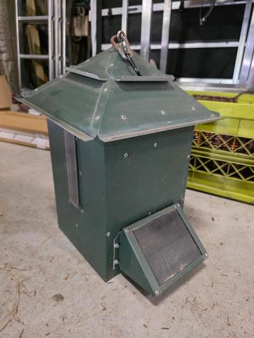 Koi Café met Zonnepaneel, Accu & Bedieningspaneel beschikbaar voor biedingen