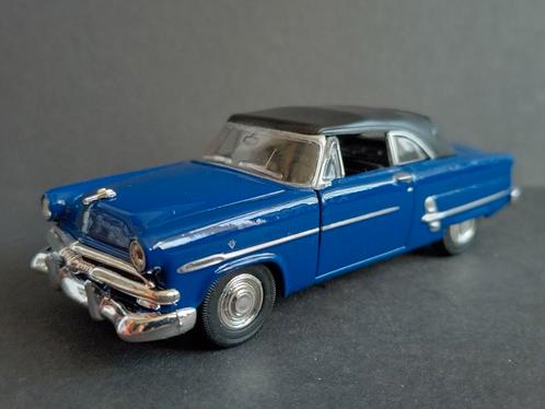 Ford Crestline Sunliner 53 blue closed roof 1:36 Welly Pol, Hobby en Vrije tijd, Modelauto's | Overige schalen, Zo goed als nieuw