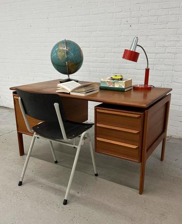 Vintage Deens bureau GV Møbler, jaren ‘60 beschikbaar voor biedingen
