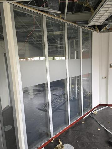 Glazen wand systeemwand scheidingswand tussenwand ( 463 ) beschikbaar voor biedingen