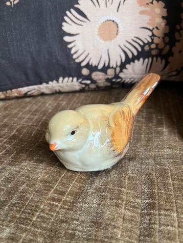 Des pots vogeltje beschikbaar voor biedingen