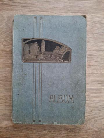 Antiek album met oude ansichtkaarten beschikbaar voor biedingen