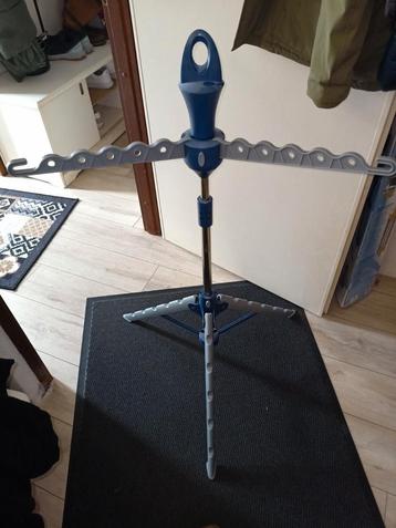 Droogrek, 3 poot, grijs blauw met doos, Hang beschikbaar voor biedingen