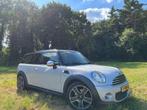 Mini Clubman 1.6 ONE 2013 Wit, Auto's, Voorwielaandrijving, 4 cilinders, 4 stoelen, Leder en Stof