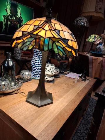 Tiffany staande lamp beschikbaar voor biedingen