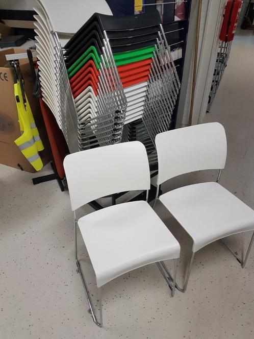 Vitra Sim stoelen stapelbaar + koppelbaar, Huis en Inrichting, Stoelen, Gebruikt, Kunststof, Metaal, Overige kleuren, Ophalen