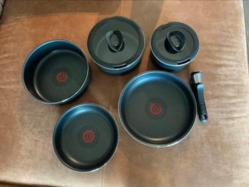 Mooie set stapelbare Tefal Ingenio pannen. beschikbaar voor biedingen