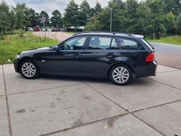 BMW 3-Serie 2.0 318 I Touring 2007 Zwart beschikbaar voor biedingen
