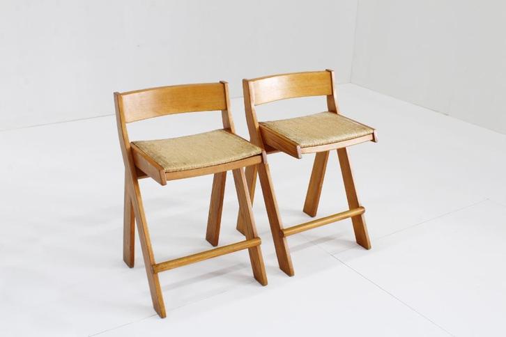 Set Vintage Italiaanse houten bar krukken, Huis en Inrichting, Barkrukken, Zo goed als nieuw, 60 tot 90 cm, Hout, Riet, 2 krukken