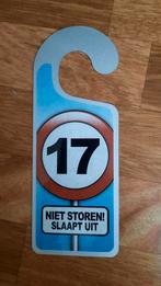 Niet Storen! Slaapt Uit Deurhanger, Huis en Inrichting, Woonaccessoires | Overige, Ophalen of Verzenden, Nieuw