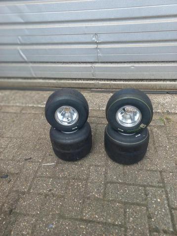 velgen en banden beschikbaar voor biedingen
