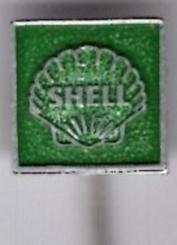 SHELL groen op zilverkleurig brandstof speldje ( M_169a ) beschikbaar voor biedingen