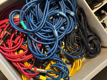 Diversen audio / video apparatuur & accesoires uit studio beschikbaar voor biedingen