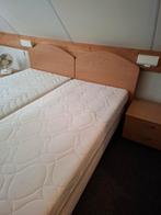 Boxspring van twee losse bedden met hoofdbord en nachtkastje, Ophalen, Tweepersoons, Zo goed als nieuw, 200 cm