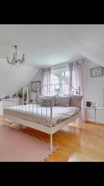 IKEA Leirvik 1,6m incl matras + 2 bijzettafeltjes, Huis en Inrichting, Slaapkamer | Bedden, 160 cm, Metaal, Wit, Zo goed als nieuw