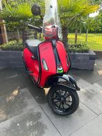 Vespa Sprint/Primavera e5 Mat rood Lage Kilometerstand !!!, Fietsen en Brommers, Scooters | Vespa, Ophalen, Overige modellen, Maximaal 45 km/u