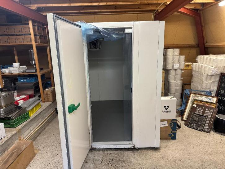 Vriescel koelcel, Witgoed en Apparatuur, Vriezers en Diepvrieskisten, Gebruikt, Vrijstaand, Vrieskast, 160 cm of meer, 90 cm of meer