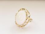 Vintage 14 Karaat Gouden Ring Met Opaal Edelsteen, Ophalen of Verzenden, Zo goed als nieuw, 17 tot 18, Met edelsteen